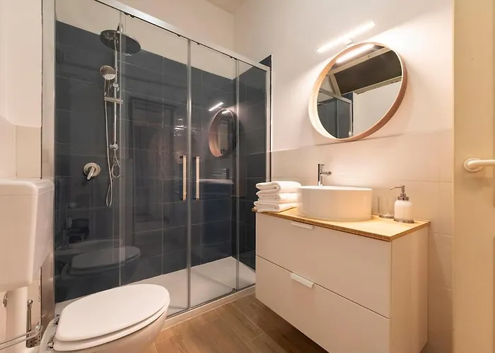7 Min To Colosseum, Smart Tv, Full Kitchen *