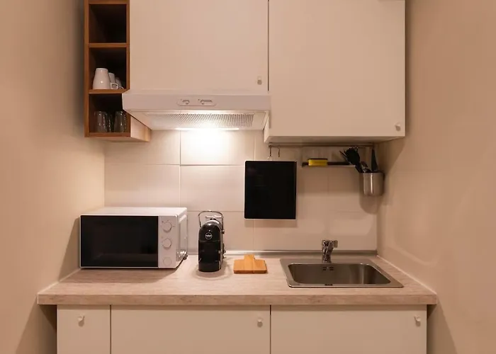 7 Min To Colosseum, Smart Tv, Full Kitchen Apartment *